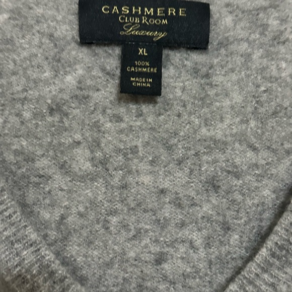 Cashmere Club Room Luxury Man’s Sweater, size XL, Gray Color, 100% Cashmere - Picture 4 of 10